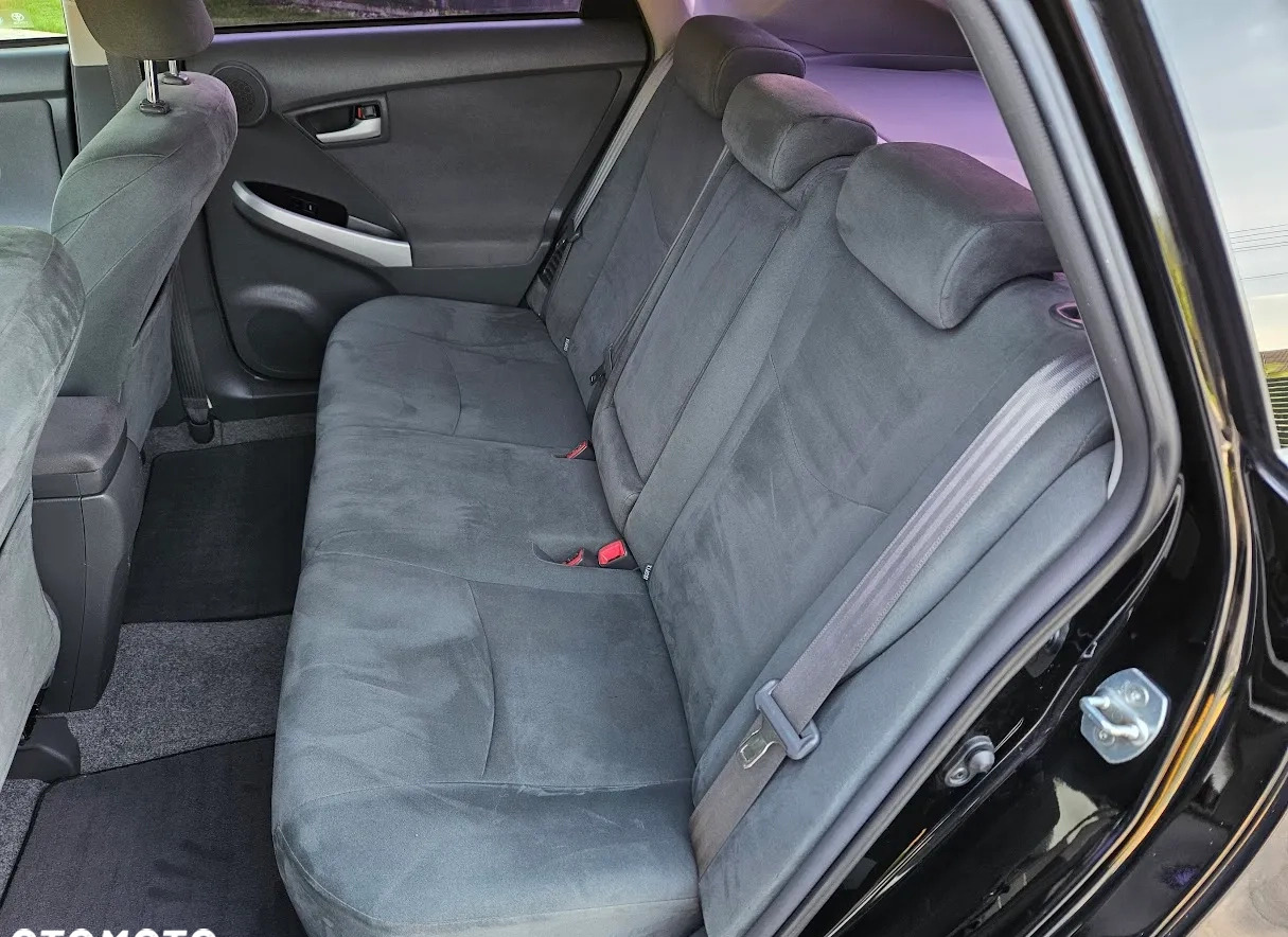 Toyota Prius cena 35800 przebieg: 340000, rok produkcji 2011 z Pionki małe 301